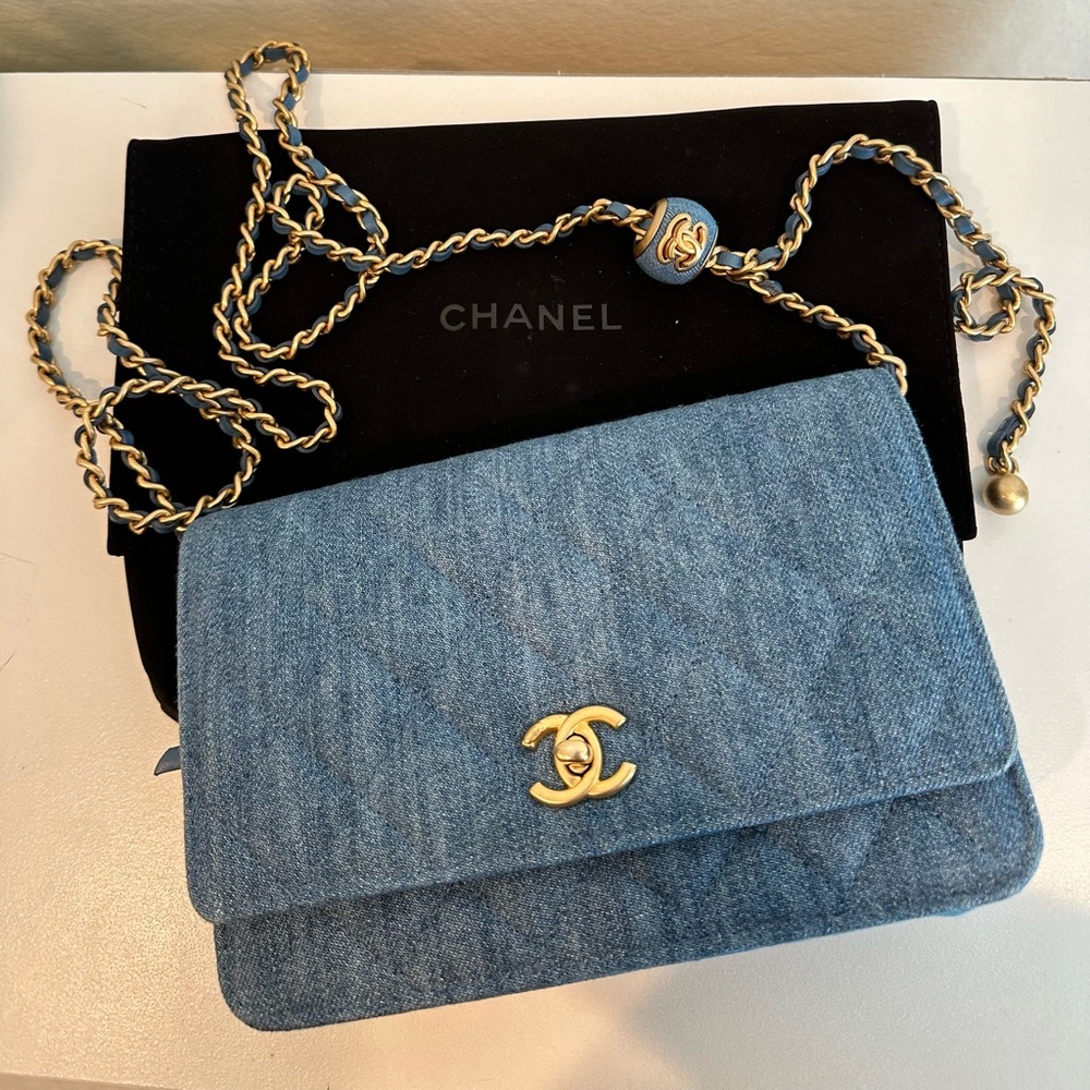Chanel 22C Pearl Crush WOC in Denim